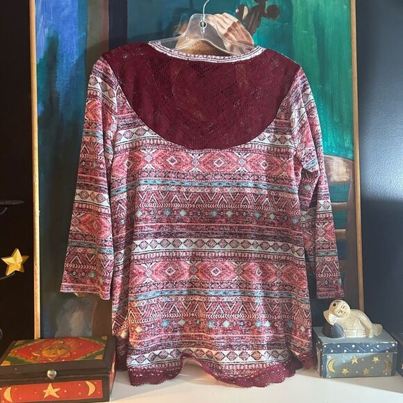 Almost Famous Red and Blue Patterned Hi Low Long Sleeve Top Size L - Picture 15 of 15
